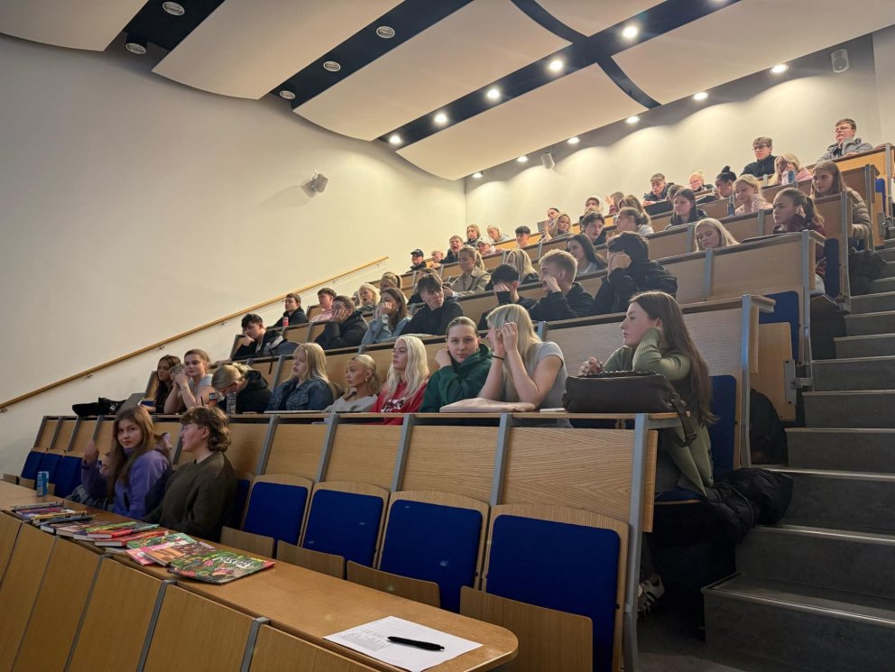 Heimsókn frá rithöfundi