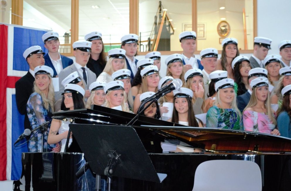 Brautskráning stúdenta frá Flensborgarskólanum